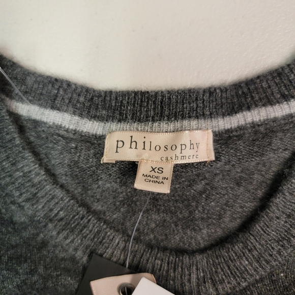 Philosophy 100% Cashmere Gray Sweater with Pink and White Stars - Picture 3 of 8